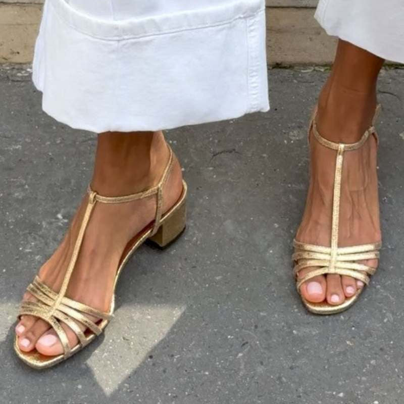 ALLEGRA SANDÁLIAS DOURADAS ELEGÂNCIA DO DIA A DIA