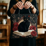 Bolso Artesanal Acolchado - Gato Preto sobre Livros