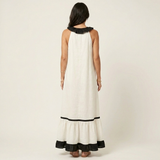 SERAPHINA | VESTIDO MAXI SEM MANGAS COM GOLA RUFFLE E ACABAMENTO EM CONTRASTE