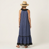 SERAPHINA | VESTIDO MAXI SEM MANGAS COM GOLA RUFFLE E ACABAMENTO EM CONTRASTE